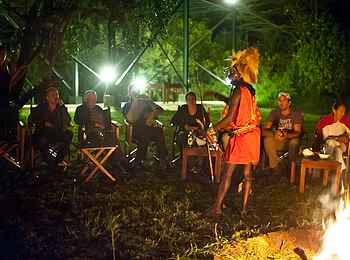Ilkeliani Camp: Kulturaustausch Ilkeliani Camp: Kulturaustausch