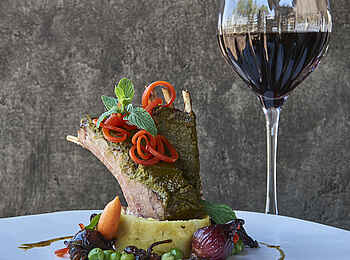 Legendary Mwiba Lodge: Lammkotelett Legendary Mwiba Lodge: Lammkotelett