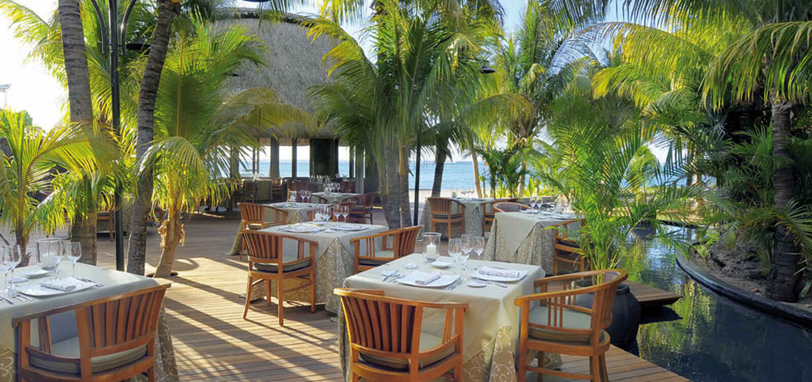 Beachcomber Dinarobin: Frühstücksterrasse Beachcomber Dinarobin: Frühstücksterrasse