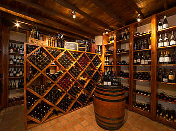 Mont Rochelle Hotel & Vineyard: Im Weinkeller Mont Rochelle Hotel & Vineyard: Im Weinkeller