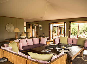Sayari Camp: Sofas und Sitzkissen Sayari Camp: Sofas und Sitzkissen