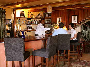 Sleeping Warrior Lodge: Barbereich Sleeping Warrior Lodge: Barbereich