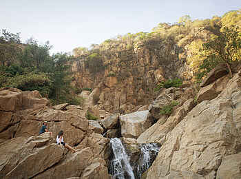 Wayo Manyara Green Camp: Endabash Wasserfall erklimmen