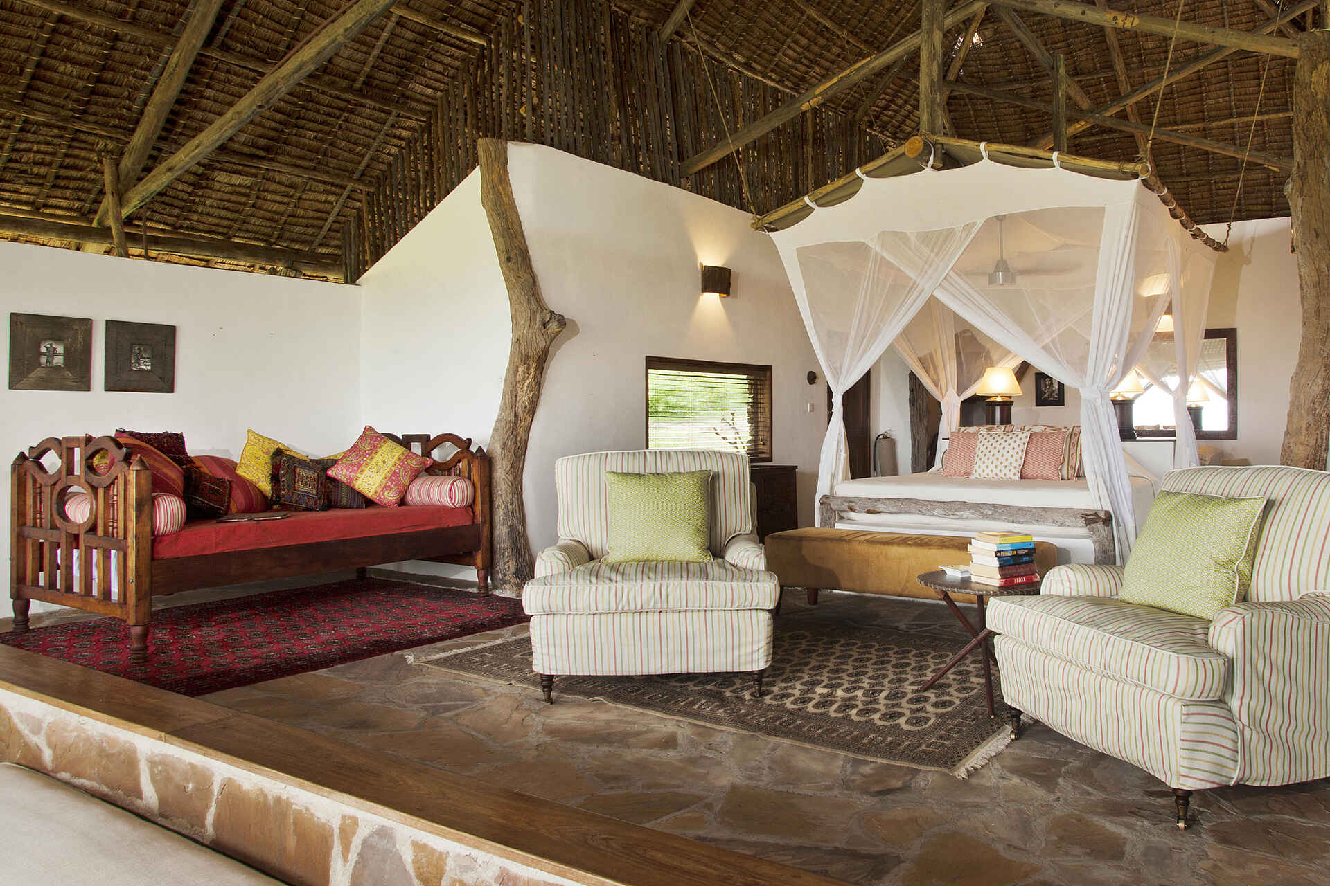Beho Beho Camp, Selous Game Reserve, Tansania, Couch, Schlafzimmer, Sessel, afrikarma, afrikarma.de, afrikarma Safaris, afrikarma Safaris - Wildnis. Hautnah.