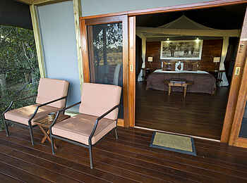 Chitabe Lediba: Die Veranda mit Blick in den Schlafbereich