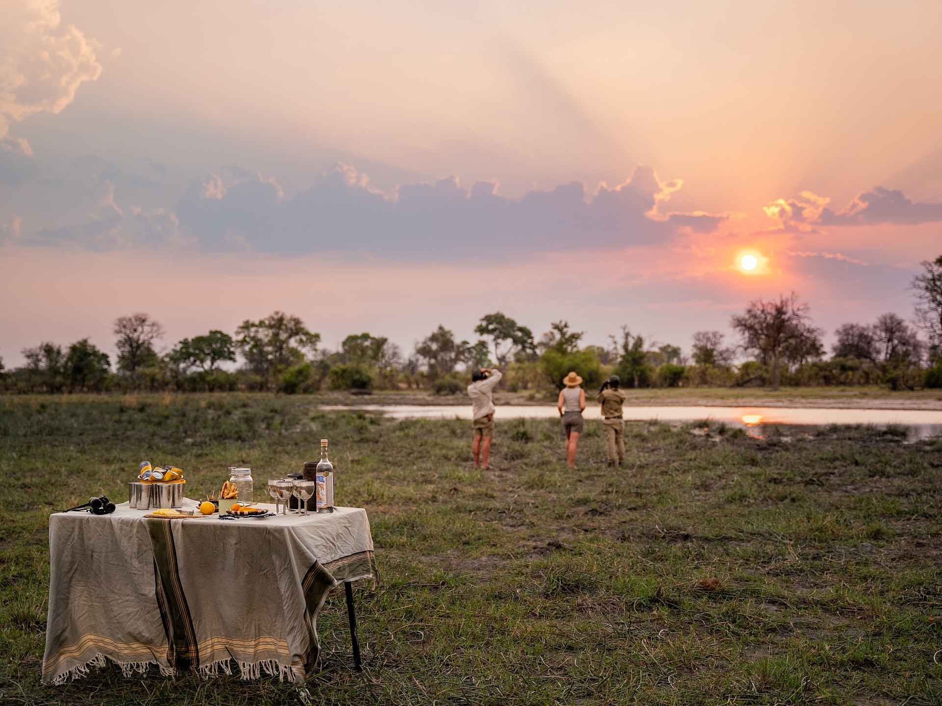 Karangoma Camp: Sundowner Karangoma Camp: Sundowner