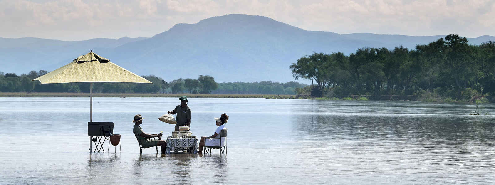 Lolebezi Lodge: Romantisches Essen Lolebezi Lodge: Romantisches Essen