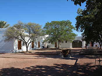 Namutoni Camp: Innenhof