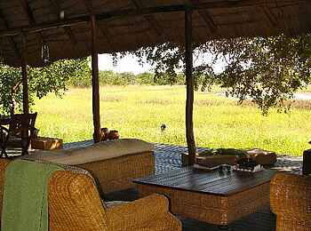 Nanzhila Plains Safari Camp: Sitzgruppe Nanzhila Plains Safari Camp: Sitzgruppe