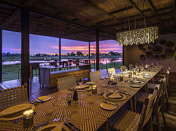 Qorokwe Camp: Dinner-Tafel Qorokwe Camp: Dinner-Tafel