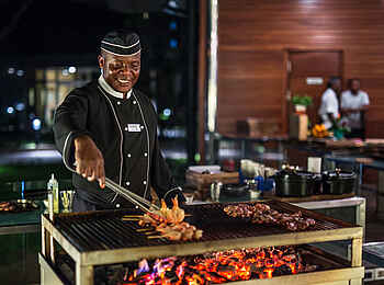 Radisson Blu Brazzaville: Abendliches Grillen Radisson Blu Brazzaville: Abendliches Grillen