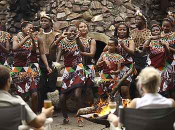 andBeyond Phinda Vlei Lodge: Traditioneller Zulu Tanz