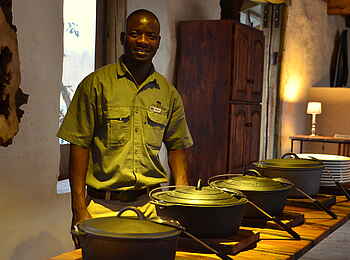 Chobe Elephant Camp: Dinnerbuffet Chobe Elephant Camp: Dinnerbuffet