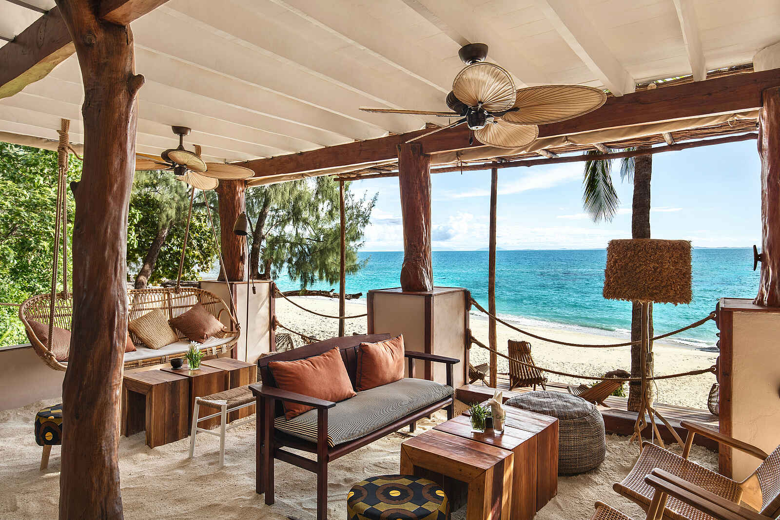 Constance Tsarabanjina: Auf der Terrasse Constance Tsarabanjina: Auf der Terrasse