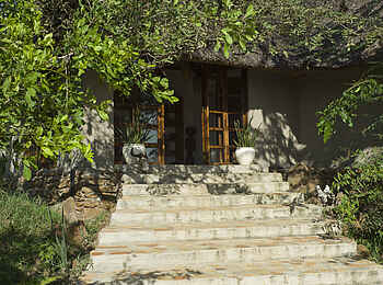 Grumeti Hills Camp: Aufgang zu einem Gästechalet