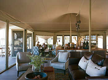 Hoanib Valley Camp: Blick in die Lounge Hoanib Valley Camp: Blick in die Lounge