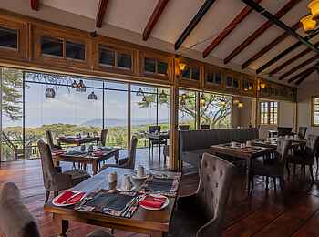 Ngorongoro Lions Paw Camp: Im Essbereich