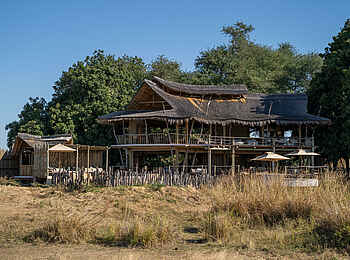 Nyamatusi Mahogany: das Hauptgebäude