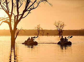 Sanctuary Swala: Auf dem Wasser
