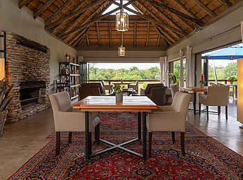 Siviti Timbavati Plains Lodge: Das Restaurant Siviti Timbavati Plains Lodge: Das Restaurant