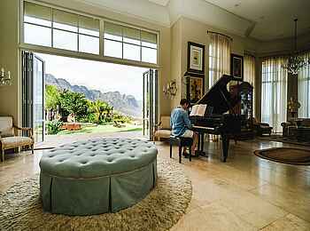 21 Nettleton Boutique Hotel: Pianospieler