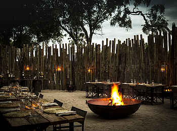 Mombo Camp: Kurz vor dem Abendessen Mombo Camp: Kurz vor dem Abendessen