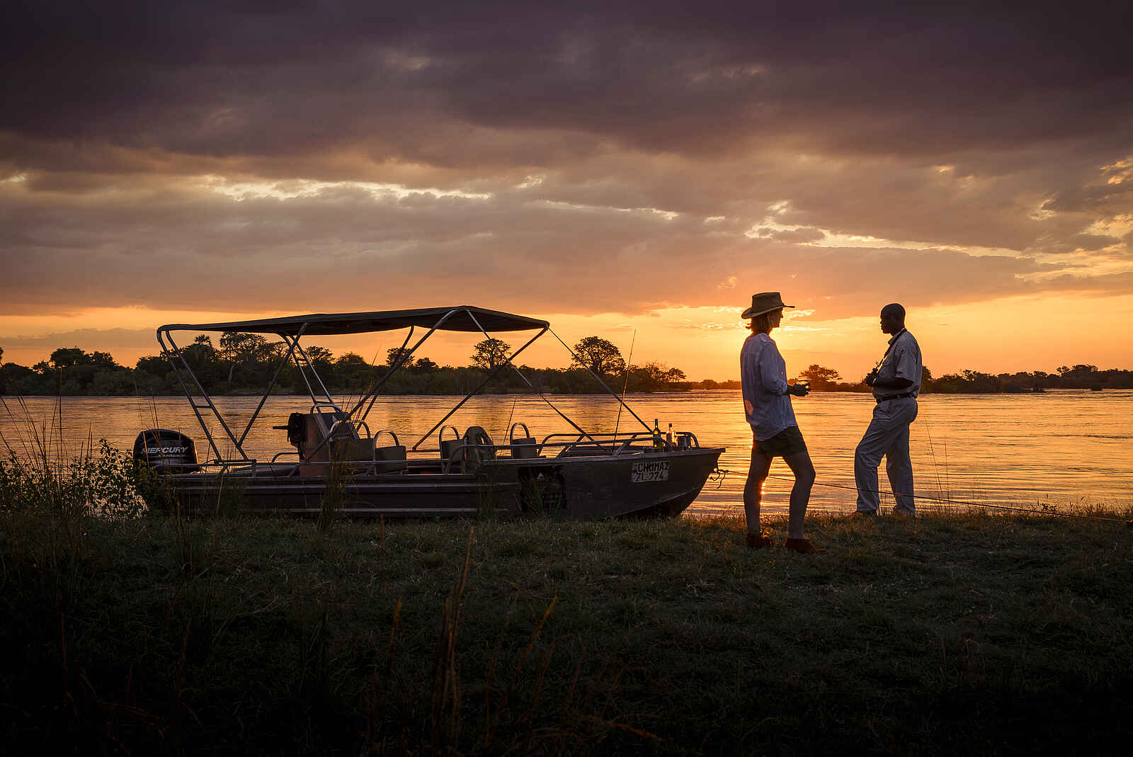 Sanctuary Sussi & Chuma: Sundowner Bootsfahrt auf dem Zambezi River Sanctuary Sussi & Chuma: Sundowner Bootsfahrt auf dem Zambezi River