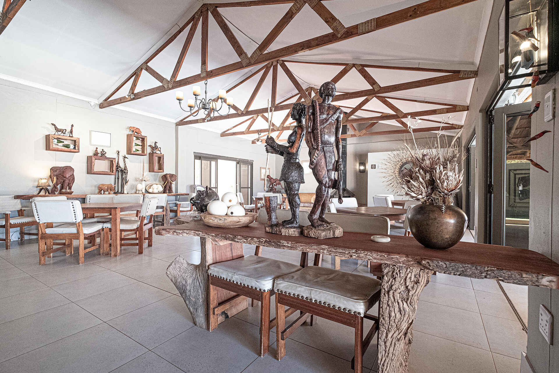 Bagatelle Kalahari Game Ranch: Lounch