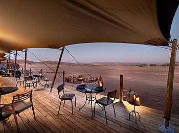 Hoanib Elephant Camp: Essen auf der Terrasse