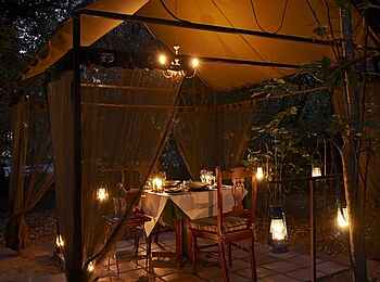 Islands of Siankaba: Romantisches Abendessen Islands of Siankaba: Romantisches Abendessen