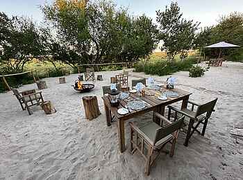 Moela Safari Lodge: Boma mit Lagerfeuer