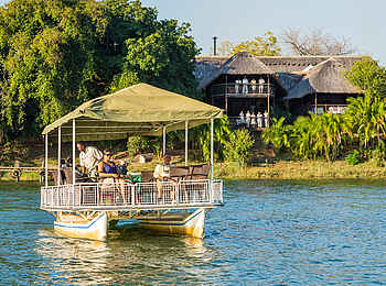 Mukambi Safari Lodge: Safari im Boot Mukambi Safari Lodge: Safari im Boot