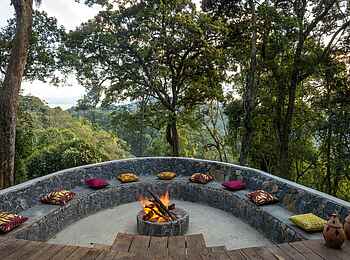 Munazi Lodge: Feuerstelle