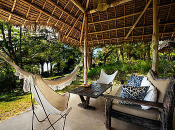 Qambani Luxury Resort: Coastal Villa Veranda