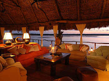 Sand Rivers Selous: Lounge bei Sonnenuntergang