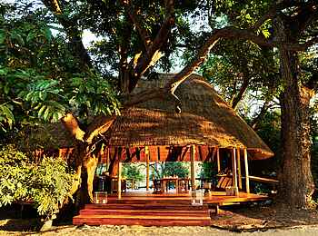 Bilimungwe Bushcamp: Eingang zum Hauptgebäude