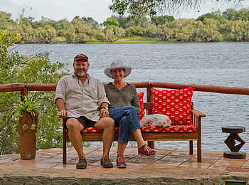 Chundukwa River Lodge: Doug Evans und Gail Kleinschmidt, Besitzer der Lodge Chundukwa River Lodge: Doug Evans und Gail Kleinschmidt, Besitzer der Lodge