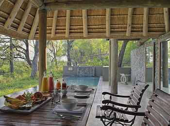 Dulini Leadwood Lodge: Essen auf der privaten Terrasse