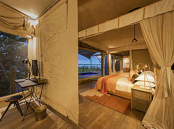 Duma Tau Camp: Standard Tent Blick hinaus