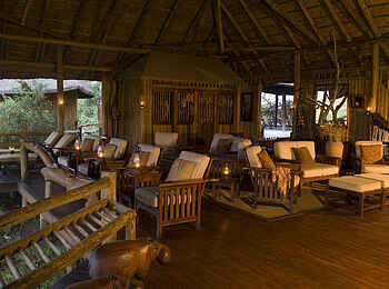 Lebala Camp: Sitzgruppen in der Lounge