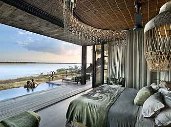 Lolebezi Lodge: Zimmer mit Pool