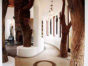 Molori Safari Lodge: Molelo Presidential Suite - dekoriert mit Naturelementen