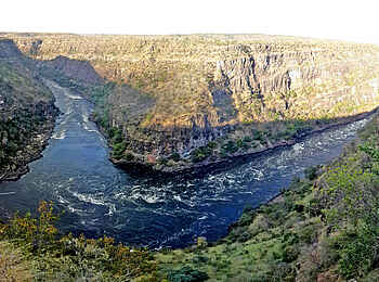 Taita Falcon Lodge: Rapid 17 in der Batoka-Schlucht Taita Falcon Lodge: Rapid 17 in der Batoka-Schlucht
