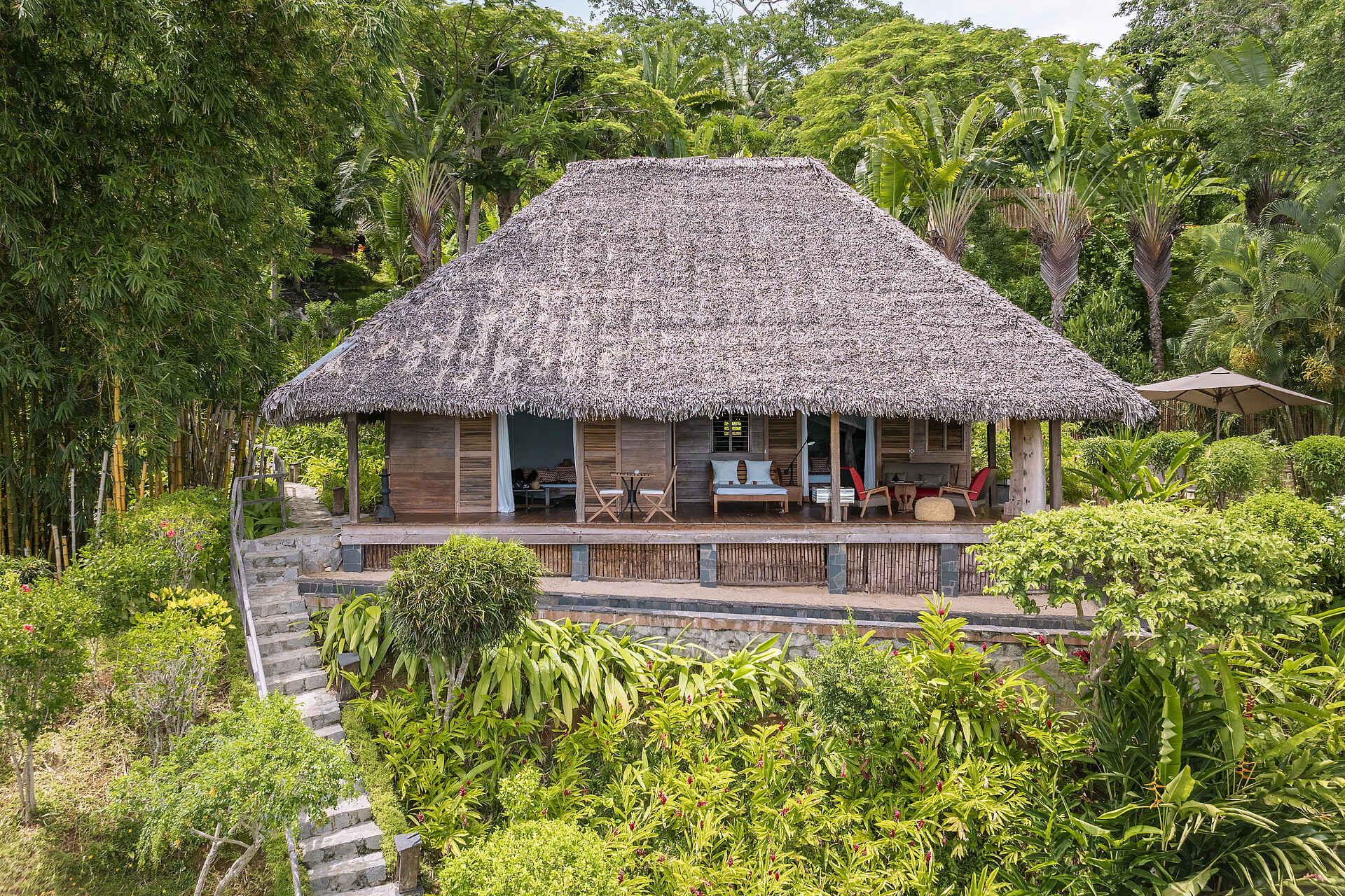 Time + Tide Tsara Komba: Blick auf eine Gästeunterkunft
