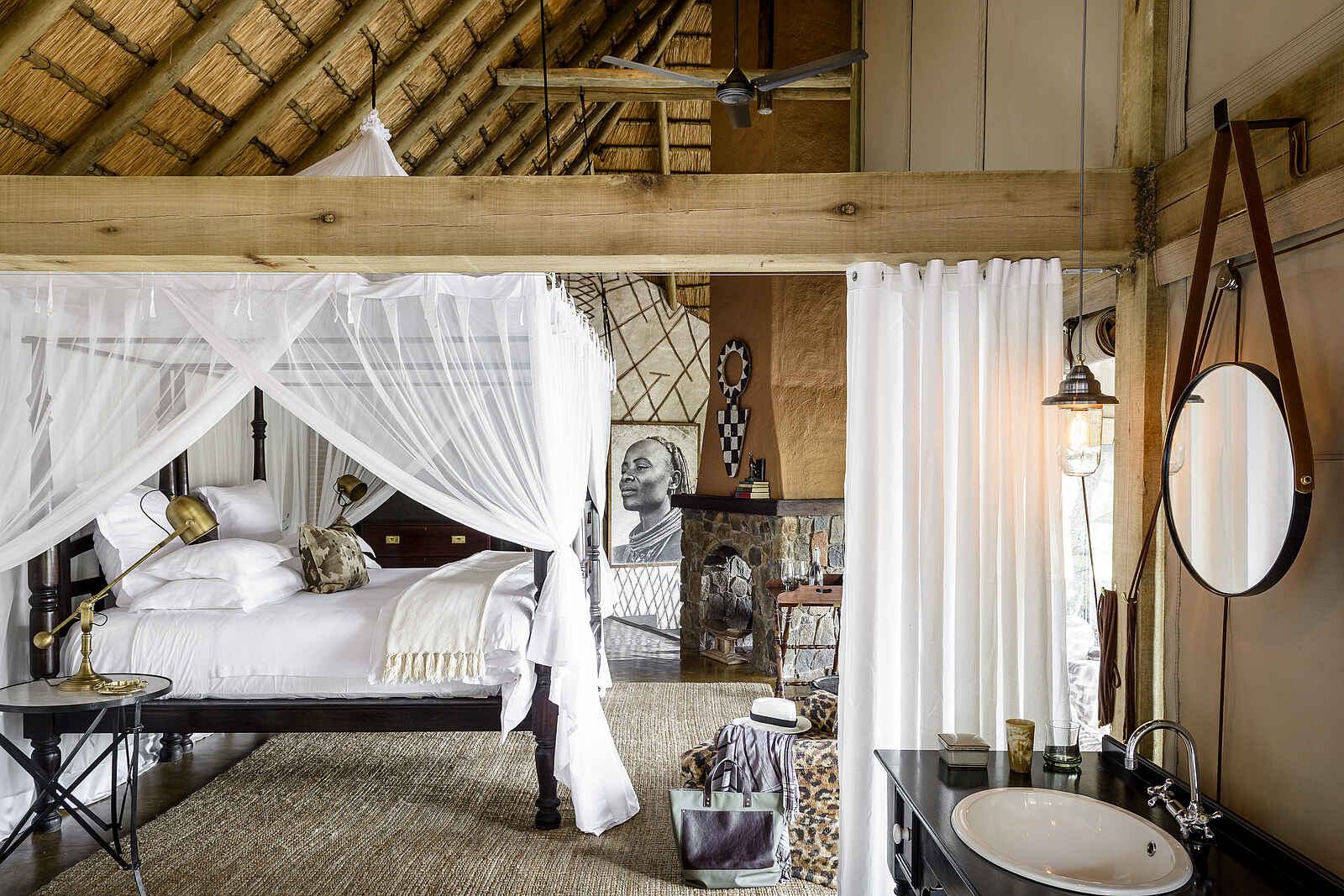 Singita Ebony Lodge: Blick auf das Bett der Suite Singita Ebony Lodge: Blick auf das Bett der Suite