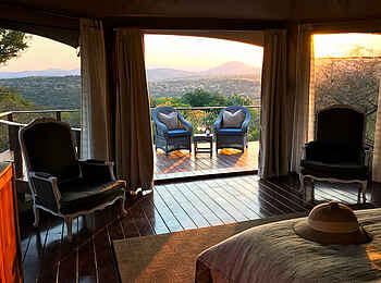 Thanda Tented Camp: Sonnenuntergang mit Blick auf die Landschaft Thanda Tented Camp: Sonnenuntergang mit Blick auf die Landschaft