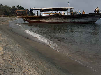 Greystoke Mahale: Dhow am Strand