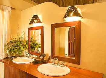 Kafunta River Lodge: Waschbecken