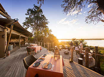 Little Duma Tau: Zentrale Terrasse Little Duma Tau: Zentrale Terrasse