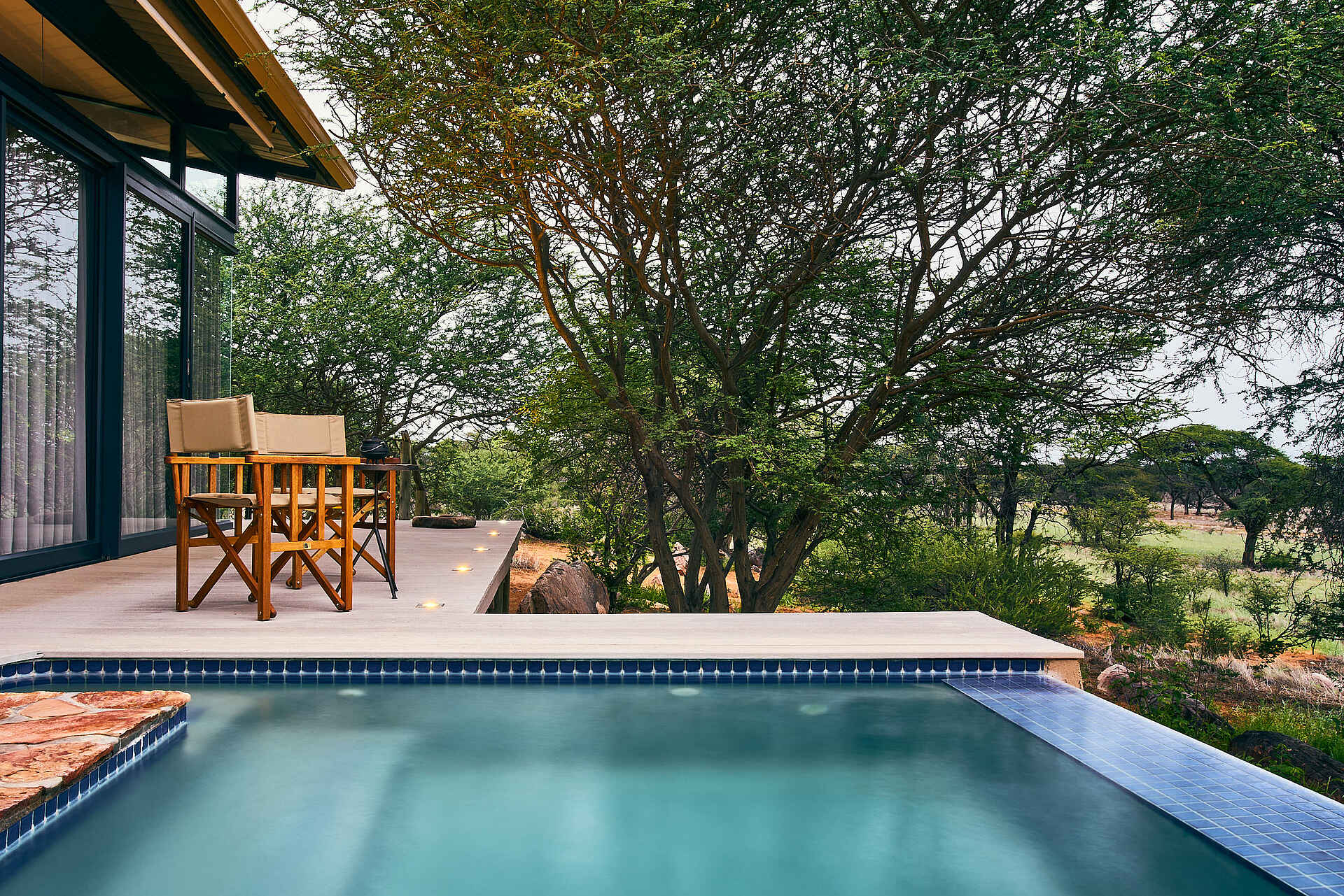 Otjimbondona Kalahari Lodge: Ein Infinity Pool in der Villa Warthog Otjimbondona Kalahari Lodge: Ein Infinity Pool in der Villa Warthog